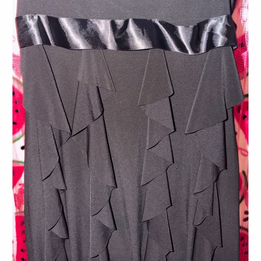 🖤 Scarlett Nite Ruffle Dress - Picture 7 of 9